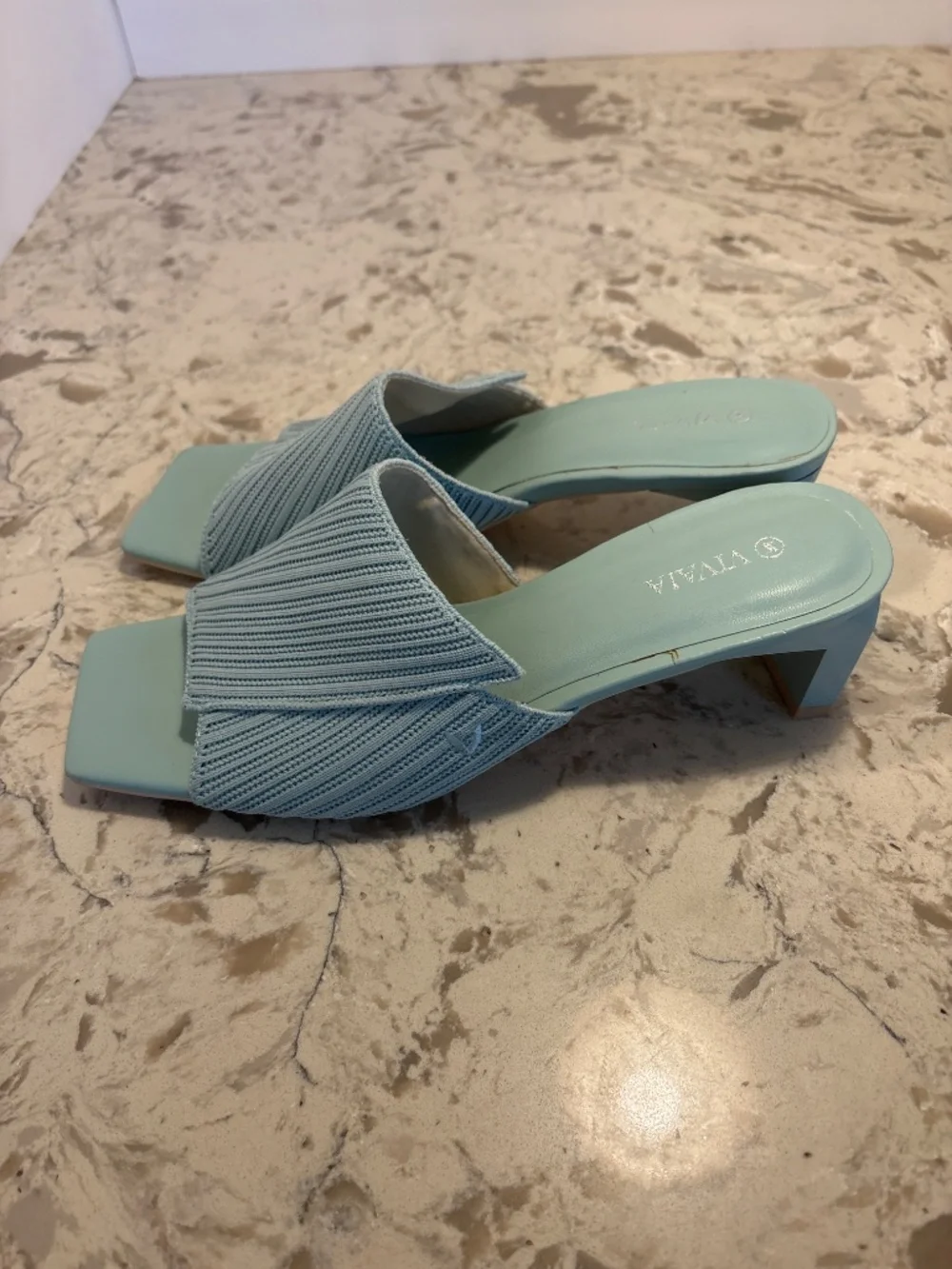 Women’s Vivaia Light Jade Sandals Knit Upper Block Heel Sz 39